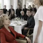 «Ο αρραβωνιαστικός μου έδωσε τα κλειδιά του σπιτιού μου στη μητέρα του. Όταν γύρισα από τη δουλειά, είχαν ήδη καταλάβει τα δωμάτια και έδιναν διαταγές: “Πήγαινε στην κουζίνα. Αυτό είναι οικογενειακή υπόθεση τώρα.”»