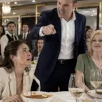 Ο γαμπρός μου ταπείνωσε την κόρη μου μπροστά σε όλους μέσα στο εστιατόριο και της διέταξε να σκύψει το κεφάλι, ενώ η μητέρα του γελούσε.